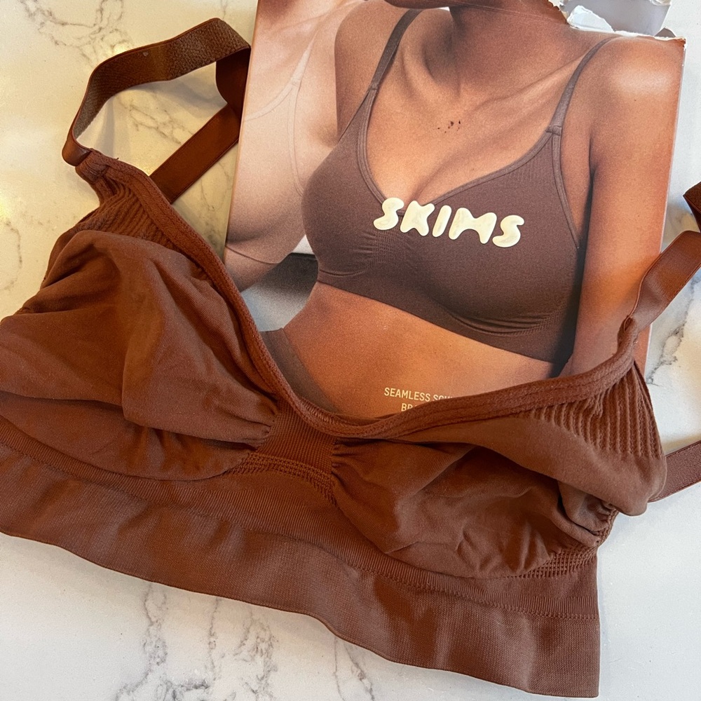 Skims seamless sculpt bralette in bronze size small